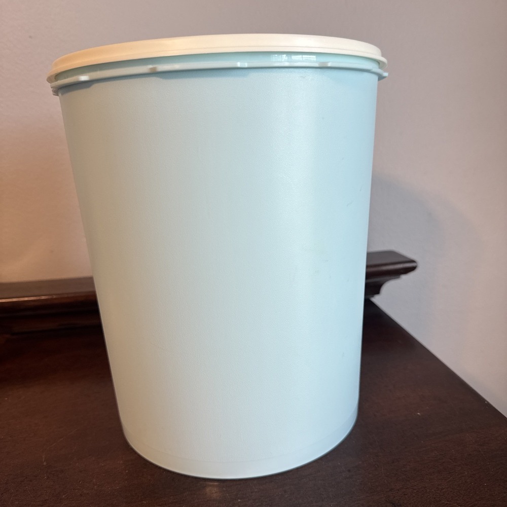 Tupperware #1339 Canister Lite Blue Vintage Container Storage - No Design